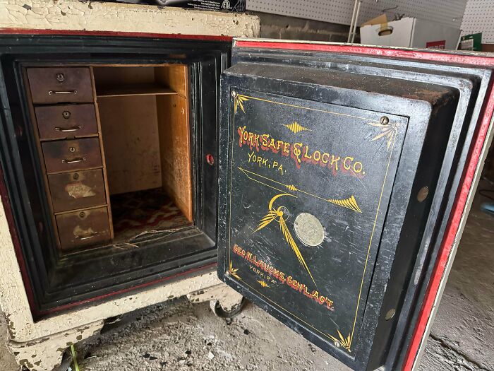 To Move or Not to Move This Safe? Pennsylvania, USA