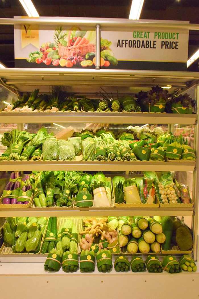 Supermarkets in Asia Are Packing Veggies in Leaves Instead of Plastic. Nature Wins!