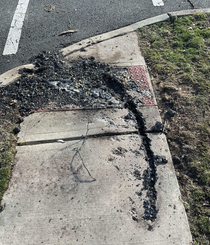 This Is What Happens When High Voltage Lines Kiss The Ground