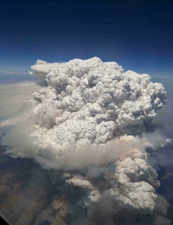 Epic Shot From A Melbourne-Sydney Flight Of The Longwood Fire
