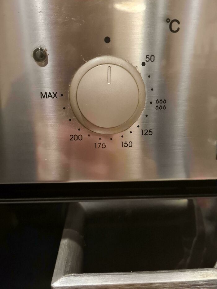 Oven Temperature Dial That’s A Riddle Wrapped In A Mystery