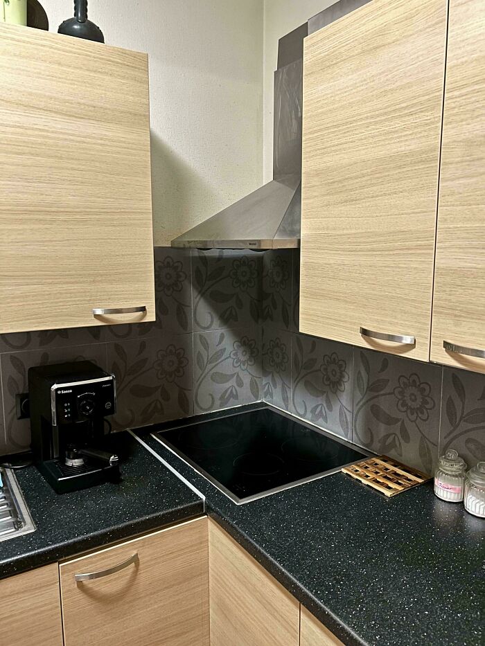 This Stove In A Fancy Airbnb Is A Puzzle