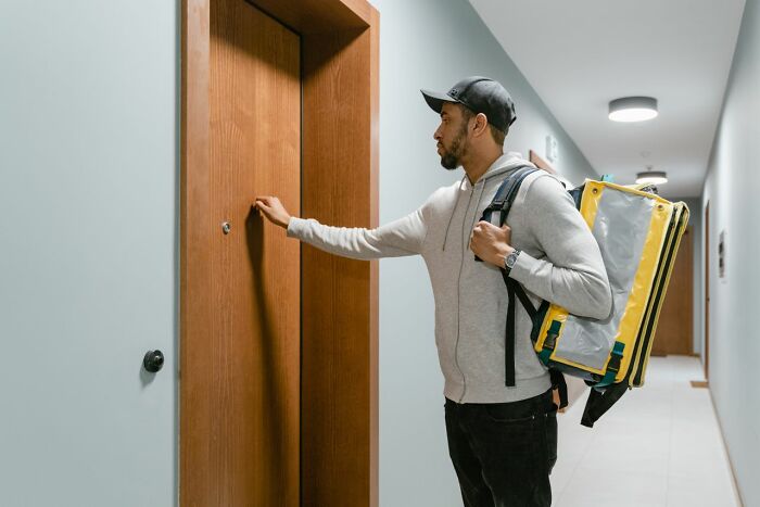 Wait, They Actually Ranked These 40 Genius Safety Tips for Women Living Alone?