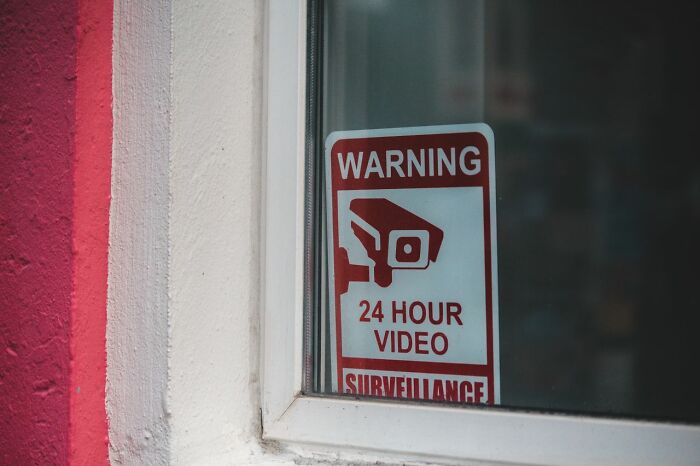 Wait, They Actually Ranked These 40 Genius Safety Tips for Women Living Alone?