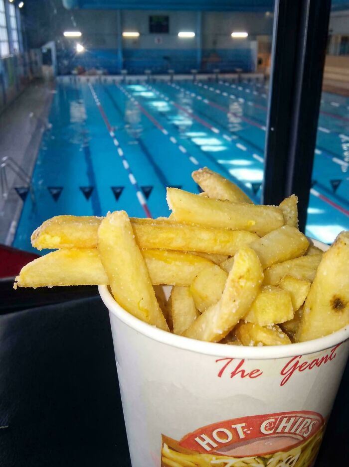 Post-Swimming Pool Munchies? Hot Chips in a Cup, Yes Please!