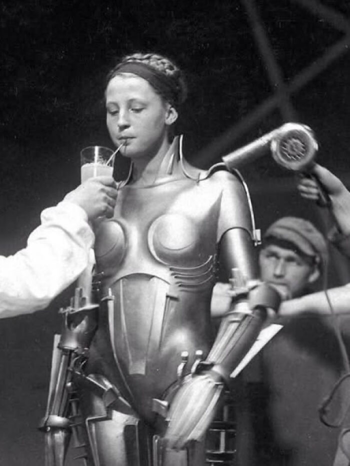 83 Jaw-Dropping Historical Snaps That School Never Told You About