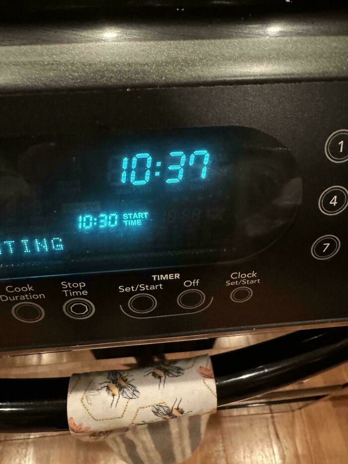 My Oven’s Got Your Back: Shows Start Time If You Forget a Timer