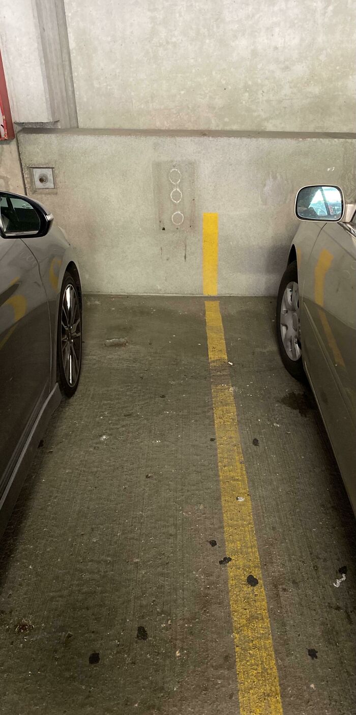 Parking Helpers: Lines Climbing Up the Wall for Perfect Parking