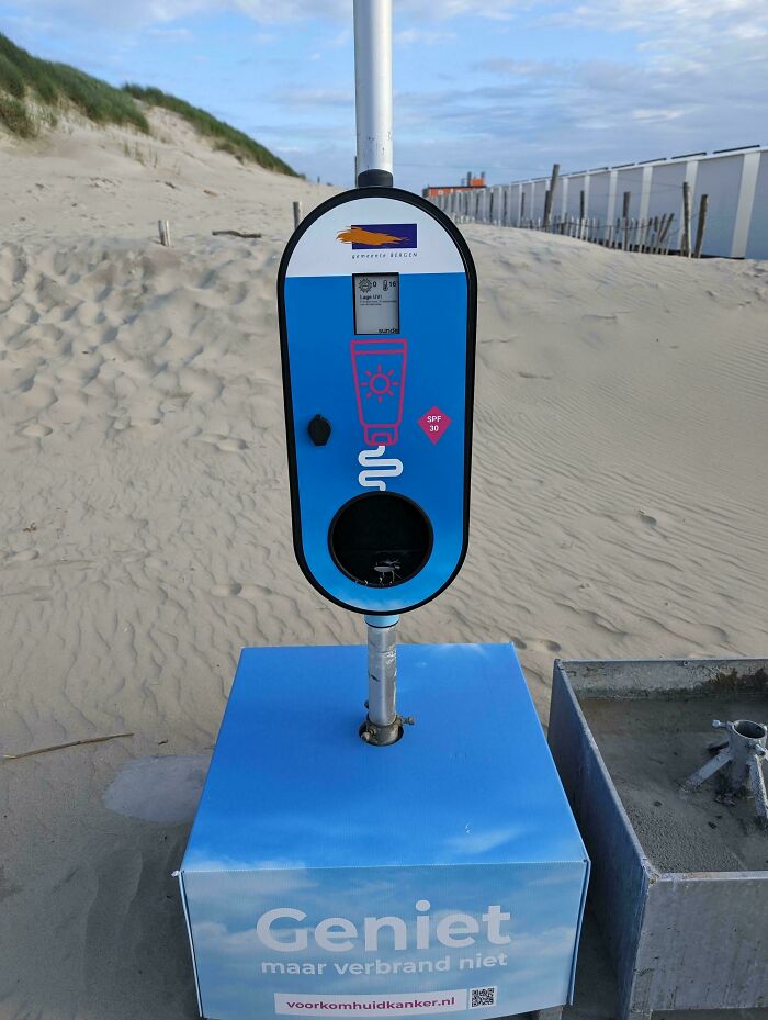 Netherlands Beaches Give Out Free Sunscreen Dispensers