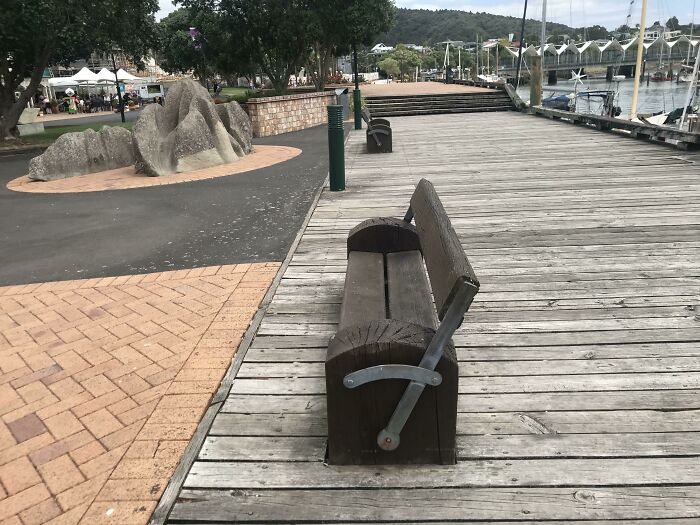 Flip Your Bench: Look at People or Boats, Your Call