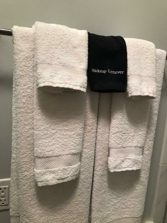 Black Towel in Hotel Rooms So Your Make-Up Doesn’t Mess Up the Whites