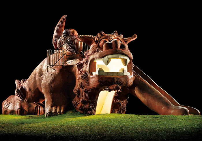 Whoa! Japan’s Playgrounds Turn Into Epic Sculptures at Night (30 Pics)