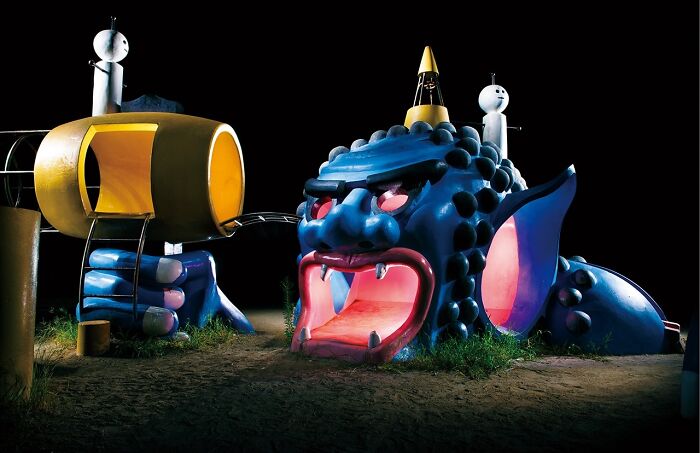 Whoa! Japan’s Playgrounds Turn Into Epic Sculptures at Night (30 Pics)