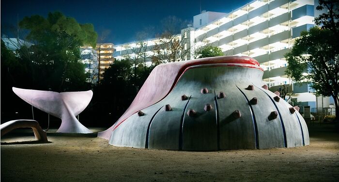 Whoa! Japan’s Playgrounds Turn Into Epic Sculptures at Night (30 Pics)