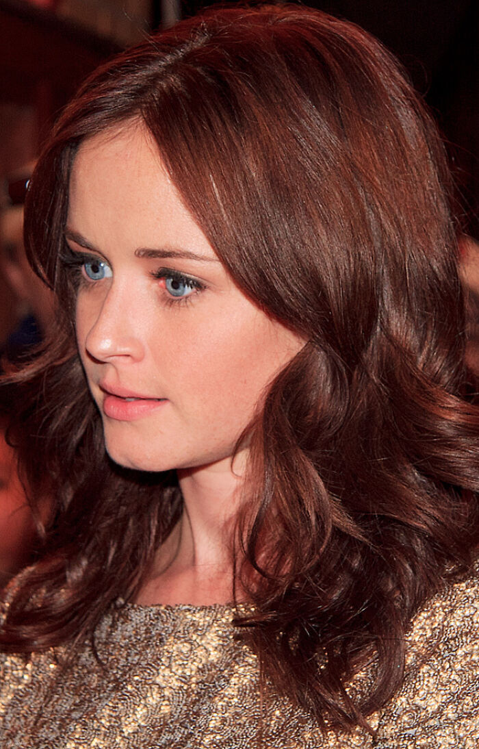 Alexis Bledel: The Girl Who Hated Coffee But Loved Gilmore Girls, 45