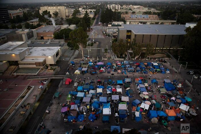 Los Angeles, USA — City of Stars or Concrete Maze?