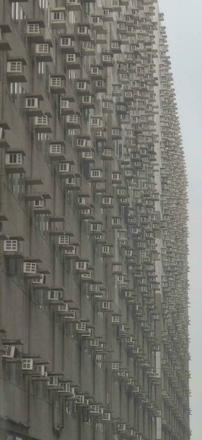 An Apartment Building in the Philippines: Vertical Living Goals?