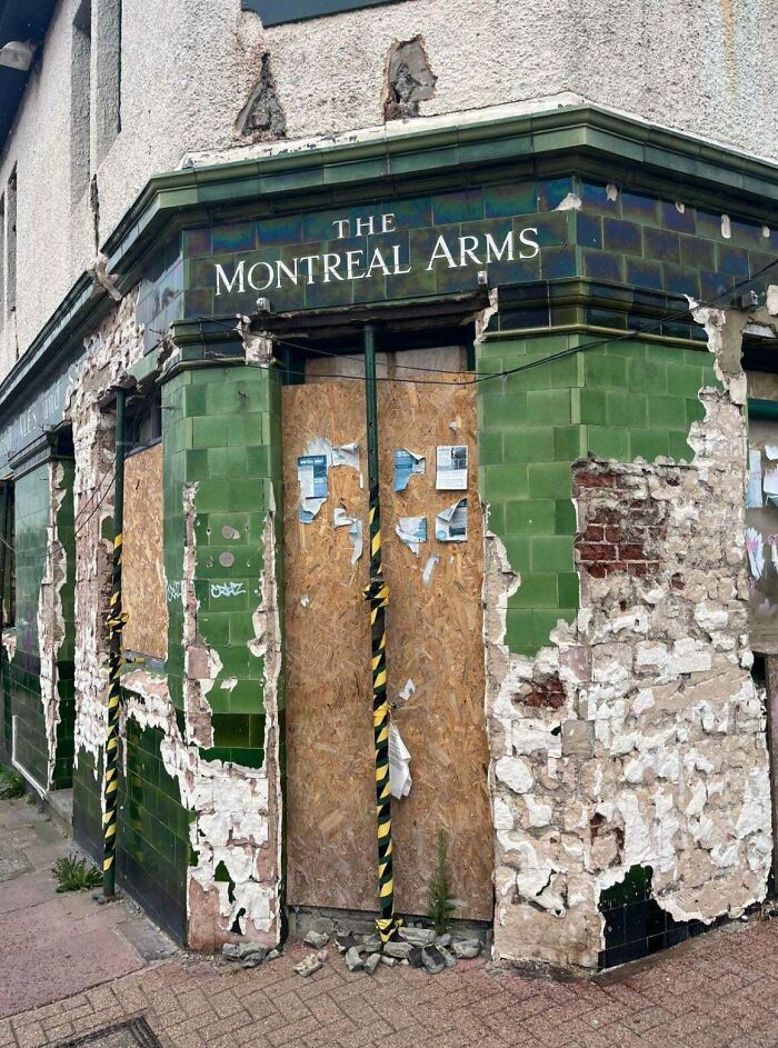 Wait, They Actually Took Photos Of These Wild City Scenes?!