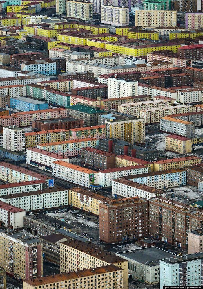 Wait, They Actually Took Photos Of These Wild City Scenes?!