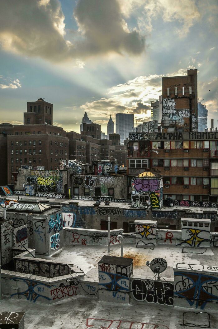 Wait, They Actually Took Photos Of These Wild City Scenes?!