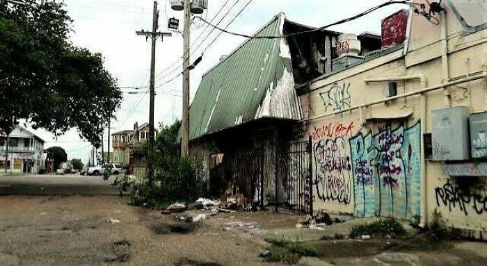 Wait, They Actually Took Photos Of These Wild City Scenes?!