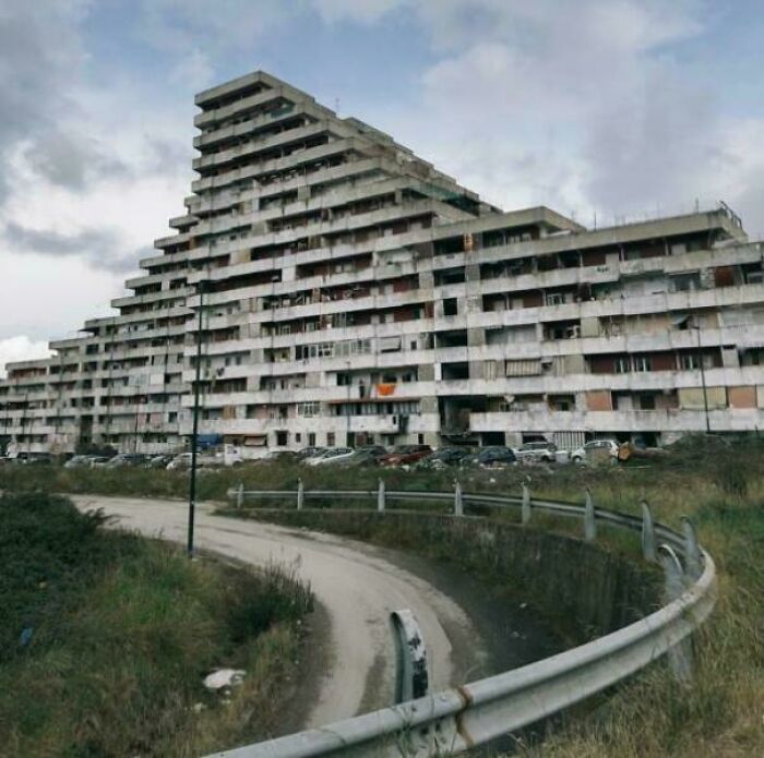 Wait, They Actually Took Photos Of These Wild City Scenes?!