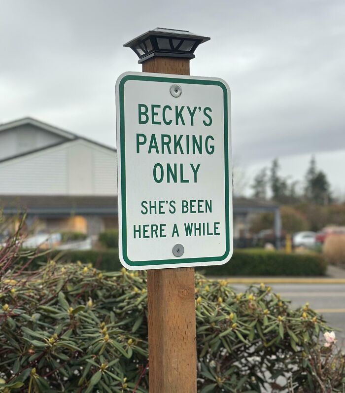 Wait, They Actually Made These Signs? 89 Hilariously Random Signs That'll Make You Do A Double Take