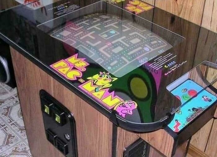 Wait Till You See These Wild Tech Gadgets From the 80s!