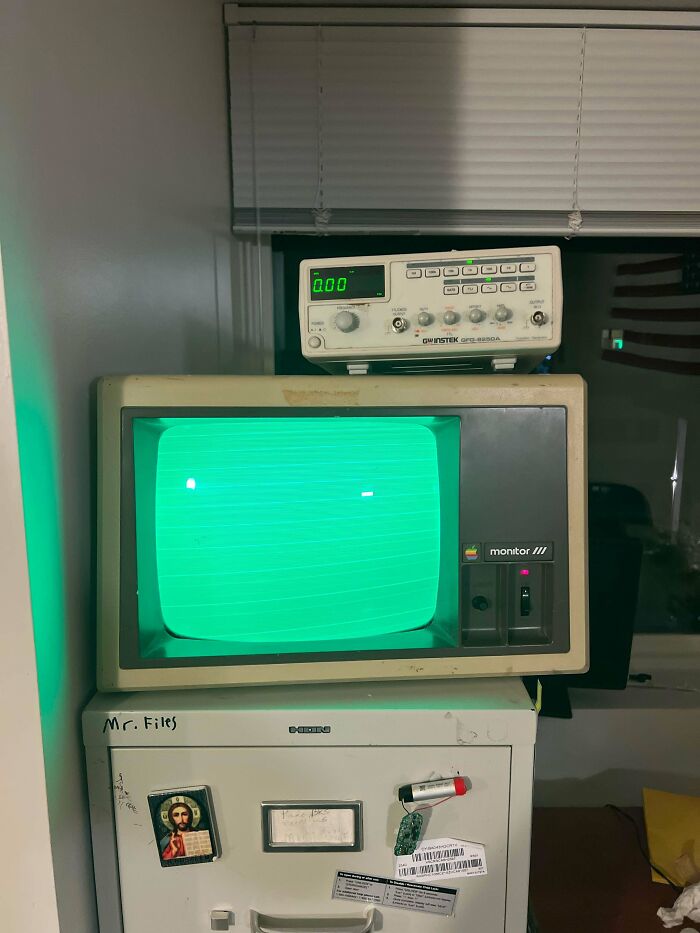 Wait Till You See These Wild Tech Gadgets From the 80s!
