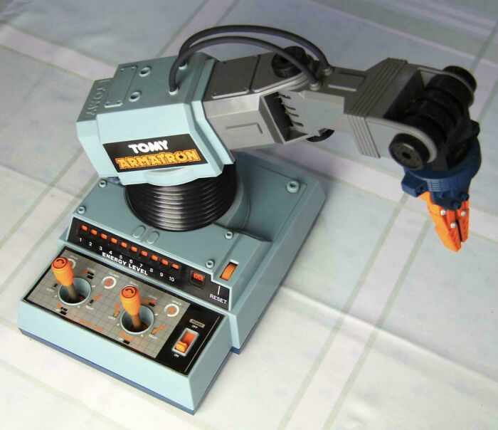 Wait Till You See These Wild Tech Gadgets From the 80s!