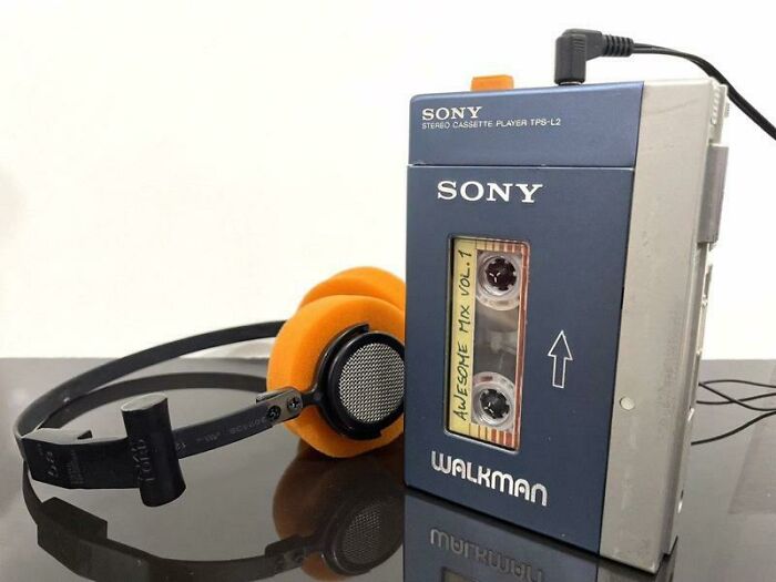 Wait Till You See These Wild Tech Gadgets From the 80s!