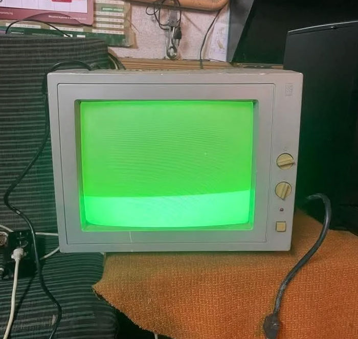 Wait Till You See These Wild Tech Gadgets From the 80s!