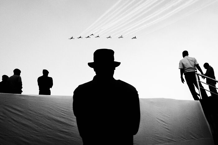 Check Out These Black & White Snaps That Totally Nail Life's Real Moments (66 Pics!)