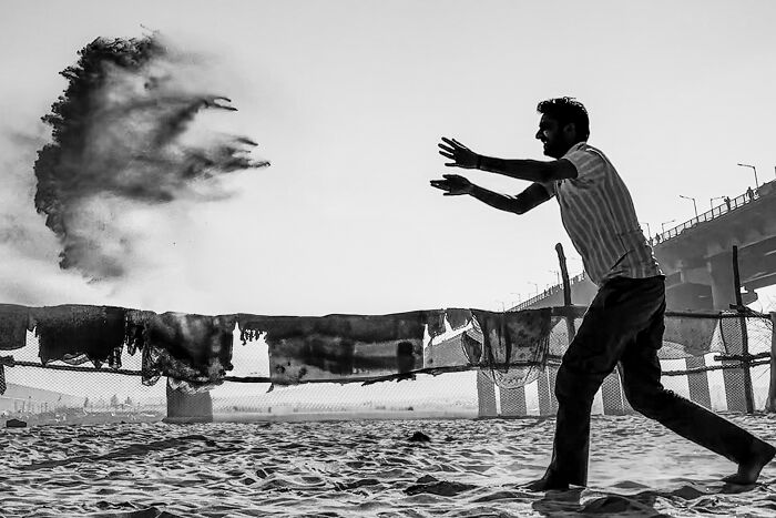 Check Out These Black & White Snaps That Totally Nail Life's Real Moments (66 Pics!)