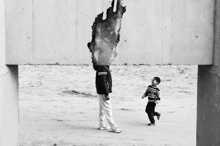 Check Out These Black & White Snaps That Totally Nail Life's Real Moments (66 Pics!)