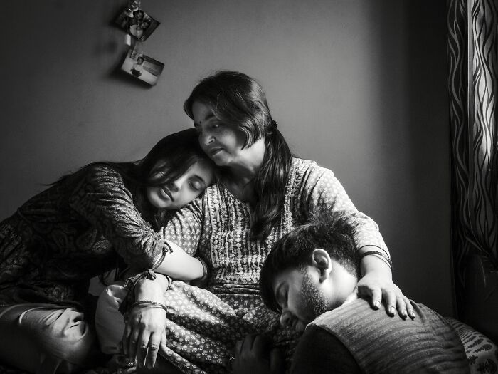 Check Out These Black & White Snaps That Totally Nail Life's Real Moments (66 Pics!)