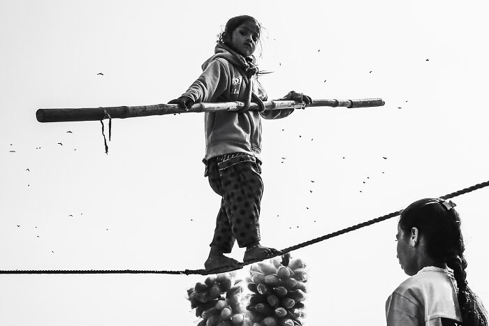 Check Out These Black & White Snaps That Totally Nail Life's Real Moments (66 Pics!)