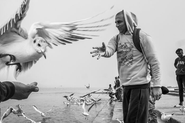 Check Out These Black & White Snaps That Totally Nail Life's Real Moments (66 Pics!)