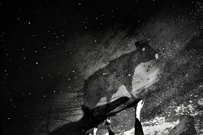 Check Out These Black & White Snaps That Totally Nail Life's Real Moments (66 Pics!)