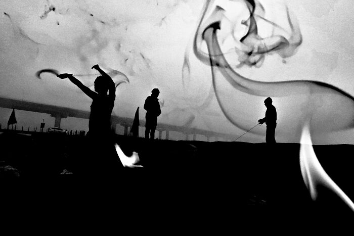 Check Out These Black & White Snaps That Totally Nail Life's Real Moments (66 Pics!)