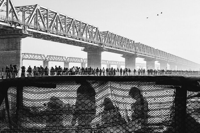Check Out These Black & White Snaps That Totally Nail Life's Real Moments (66 Pics!)