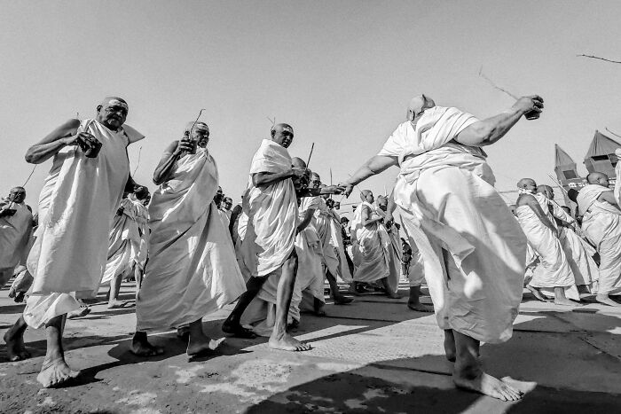 Check Out These Black & White Snaps That Totally Nail Life's Real Moments (66 Pics!)