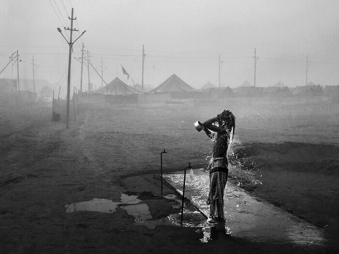 Check Out These Black & White Snaps That Totally Nail Life's Real Moments (66 Pics!)