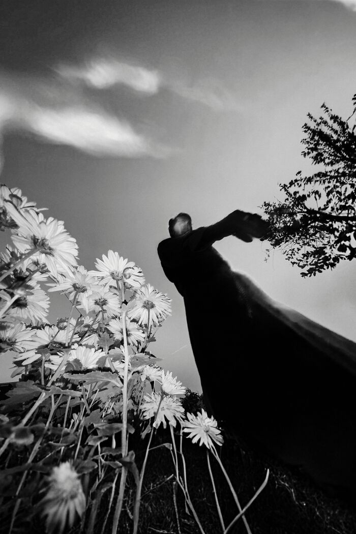 Check Out These Black & White Snaps That Totally Nail Life's Real Moments (66 Pics!)