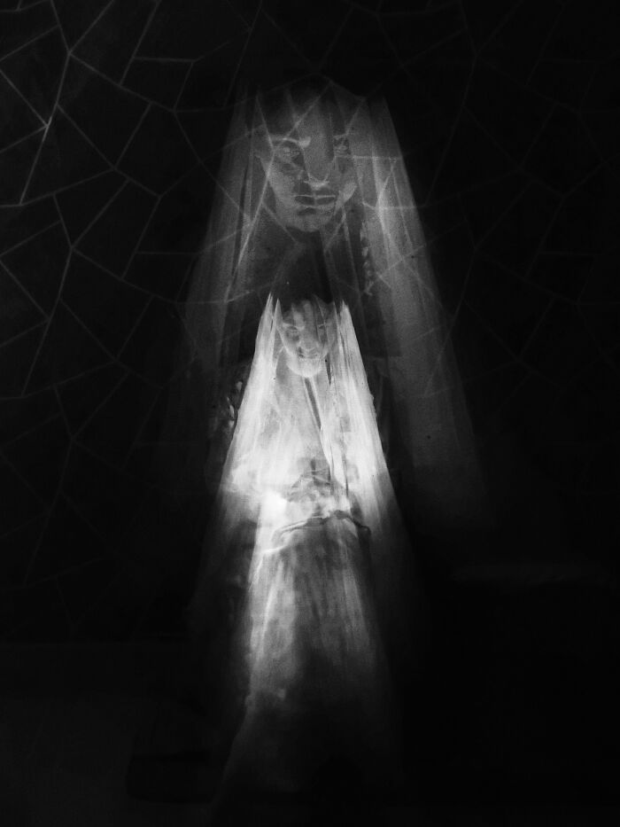 Check Out These Black & White Snaps That Totally Nail Life's Real Moments (66 Pics!)