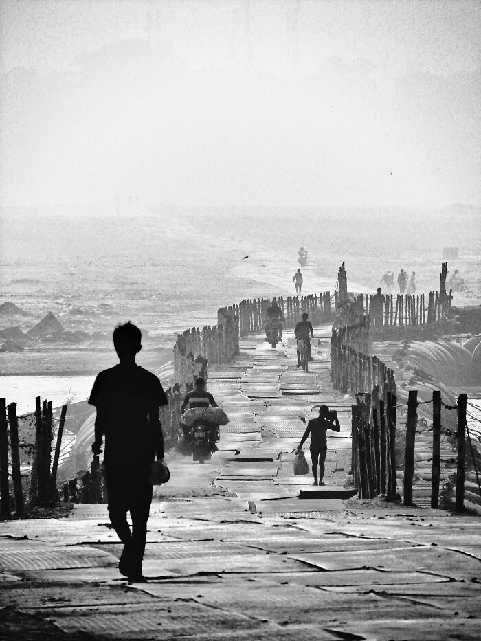 Check Out These Black & White Snaps That Totally Nail Life's Real Moments (66 Pics!)
