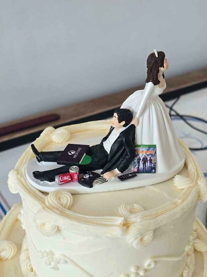 Friend’s Wedding Photos? Cute to Some, Gross to Others