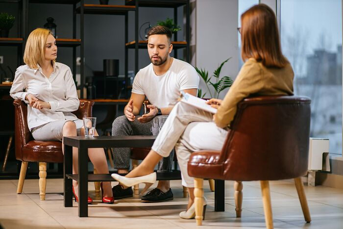 Therapists Spill: The Wild Moments They Knew Someone Was a Full-Blown Sociopath