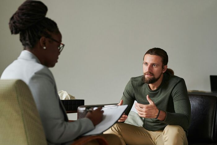 Therapists Spill: The Wild Moments They Knew Someone Was a Full-Blown Sociopath