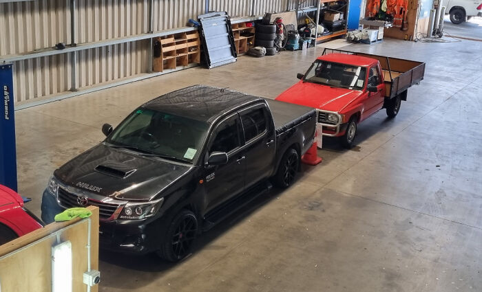 Toyota Hilux Time Travel: 1988 vs. 2012